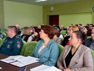 Историческая память, кадры и поздравления: что обсудили на райисполкоме