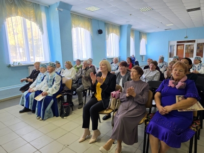 «Славим возраст золотой»: концерт ко Дню пожилого человека прошёл в «Мираже»