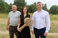 Областной профсоюз АПК поздравил лидеров жатвы в ОАО «Краснопольский»