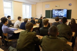 Телемост с Военной академией: как старшеклассники Краснополья узнали о карьере на службе
