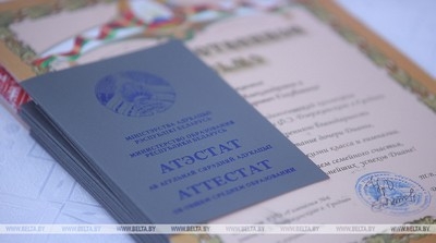 Последний звонок состоится 25 мая, выпускные вечера в школах пройдут 10 июня и будут посвящены Году мира и созидания