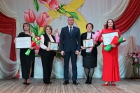 О, женщина, все песни в твою честь!