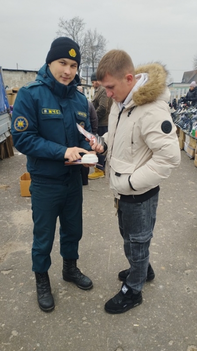 Раздаем профилактику на рынке